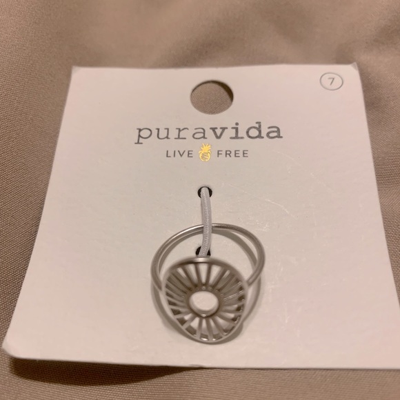 NWT. Pura Vida Sunburst ring. Size 7. Silver. - Picture 3 of 4
